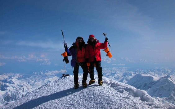 Rob an Jo on Denali summit